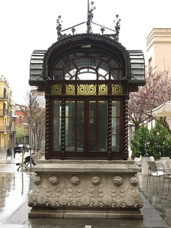 450px-191_Quiosc_de_l'Arpa,_pl._Fius_i_Palà_(Manresa)